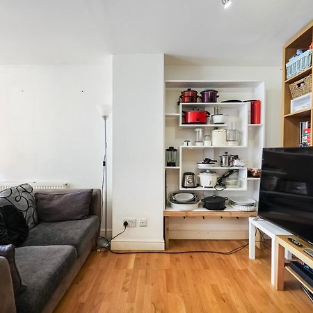 Vibrant Clapham Double Bedroom London Eksteriør bilde
